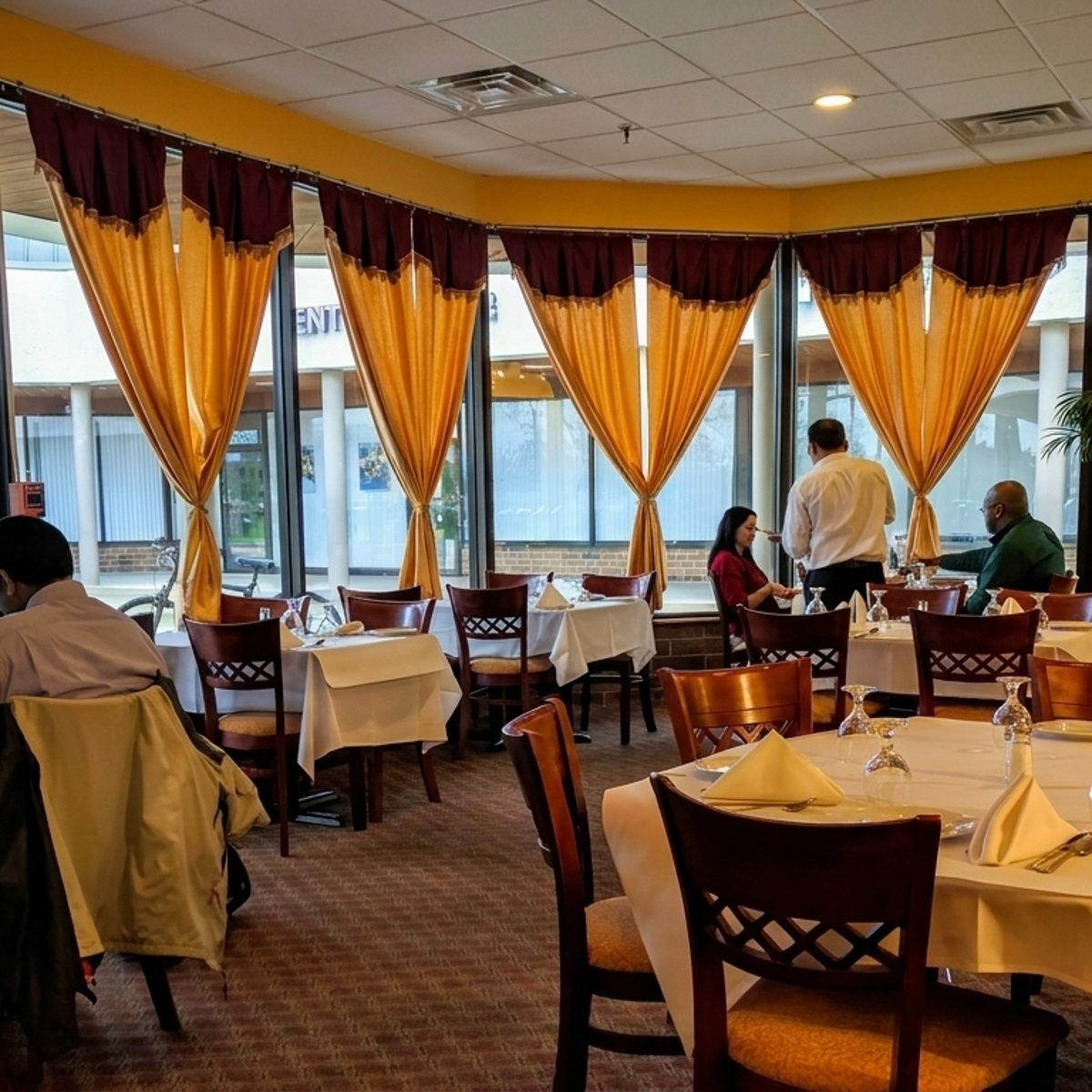 A Warm Dining Room in Hawthorn Village